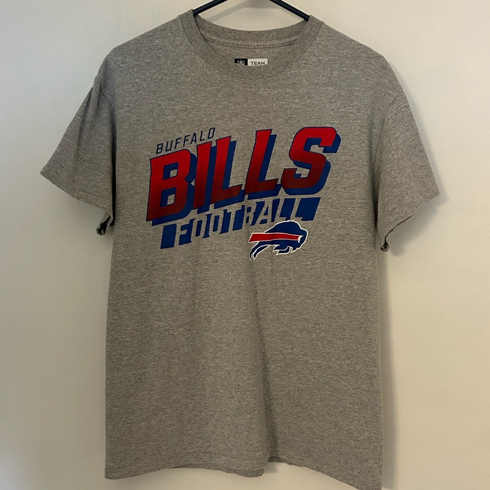 NFL Team Apparel Men’s Medium Buffalo Bills T-shirt